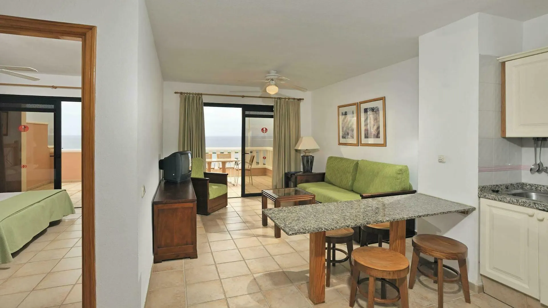 Sol Sun Beach Apartamentos Costa Adeje  Lejlighedshotel